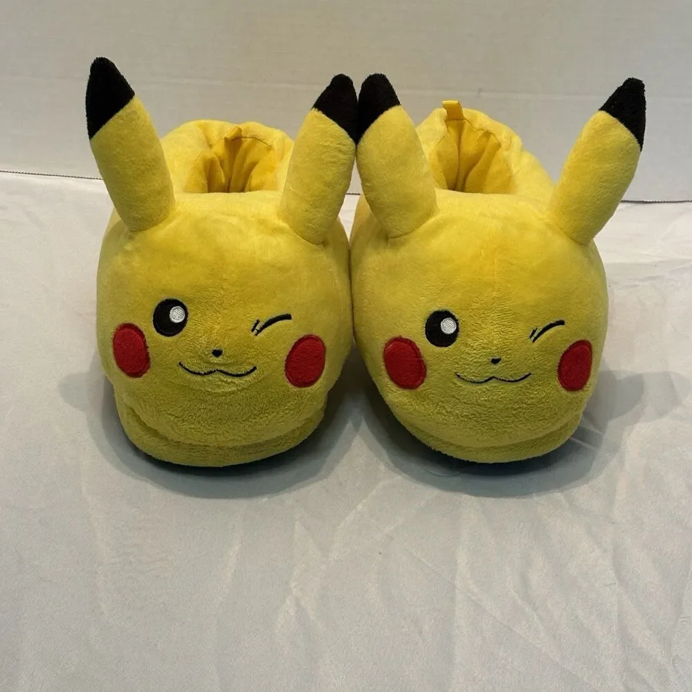 Pokémon Pikachu Kids Plush Slippers Size 2-3 Yellow